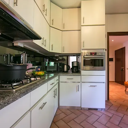 Sleeps 5 Апартаменты Менаджо
