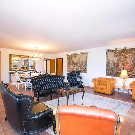 Sleeps 5