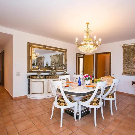Sleeps 5 Апартаменты Менаджо